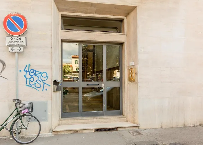 شقة Guesthost - Peaceful In فلورنس